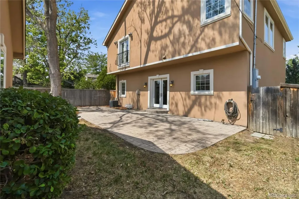 906 Forest Street Denver CO 80220