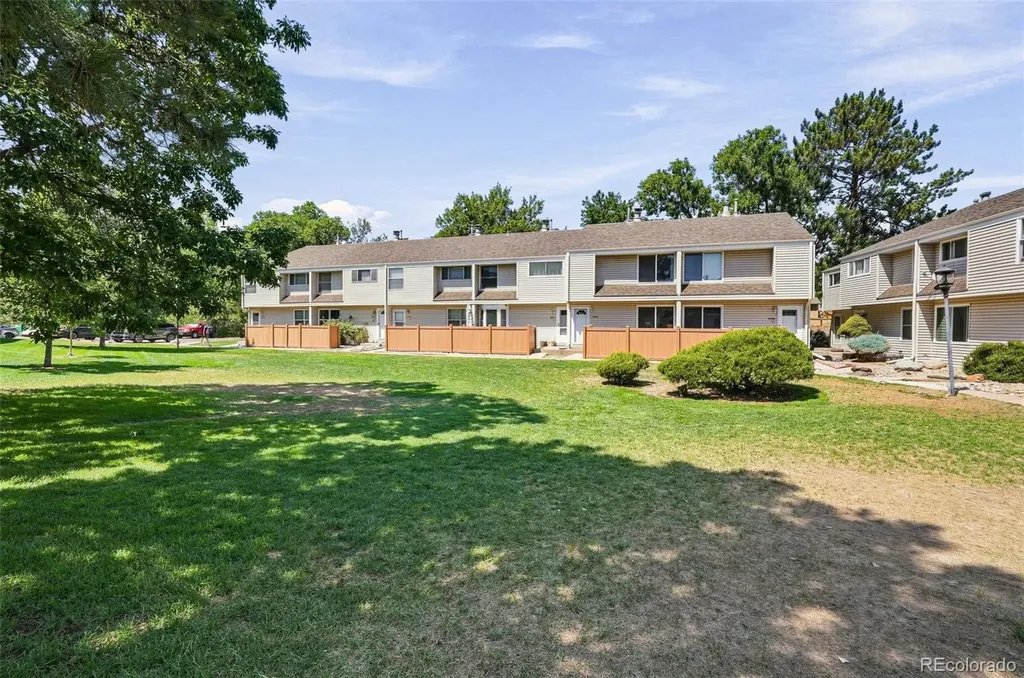 4268 E Maplewood Way Littleton CO 80121