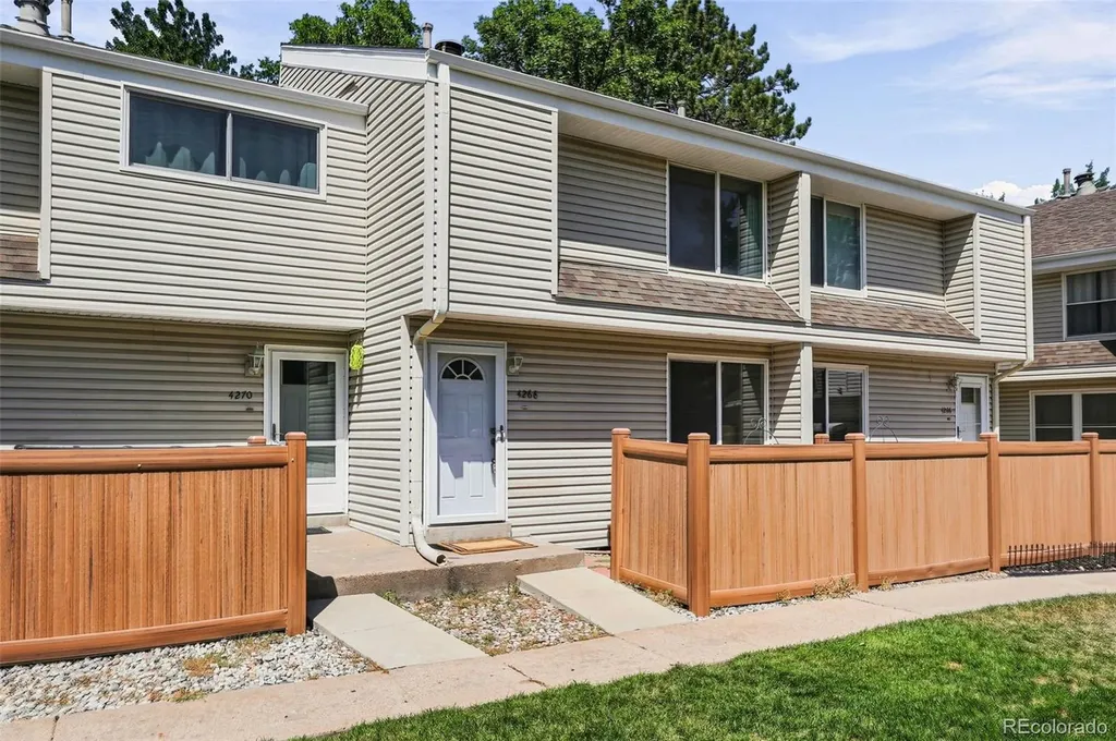 4268 E Maplewood Way Littleton CO 80121