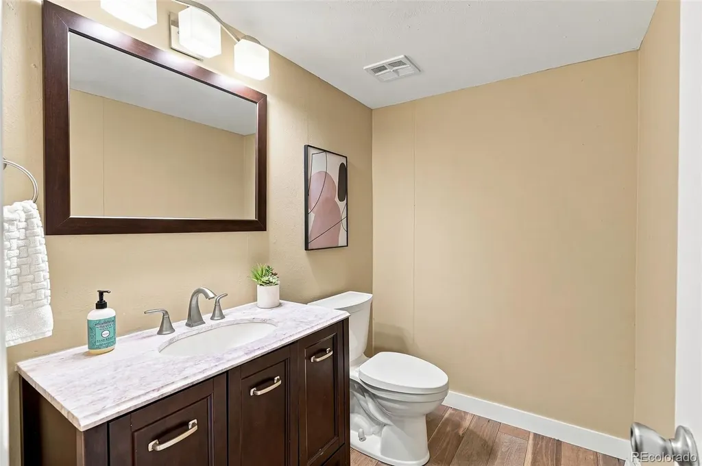 4268 E Maplewood Way Littleton CO 80121