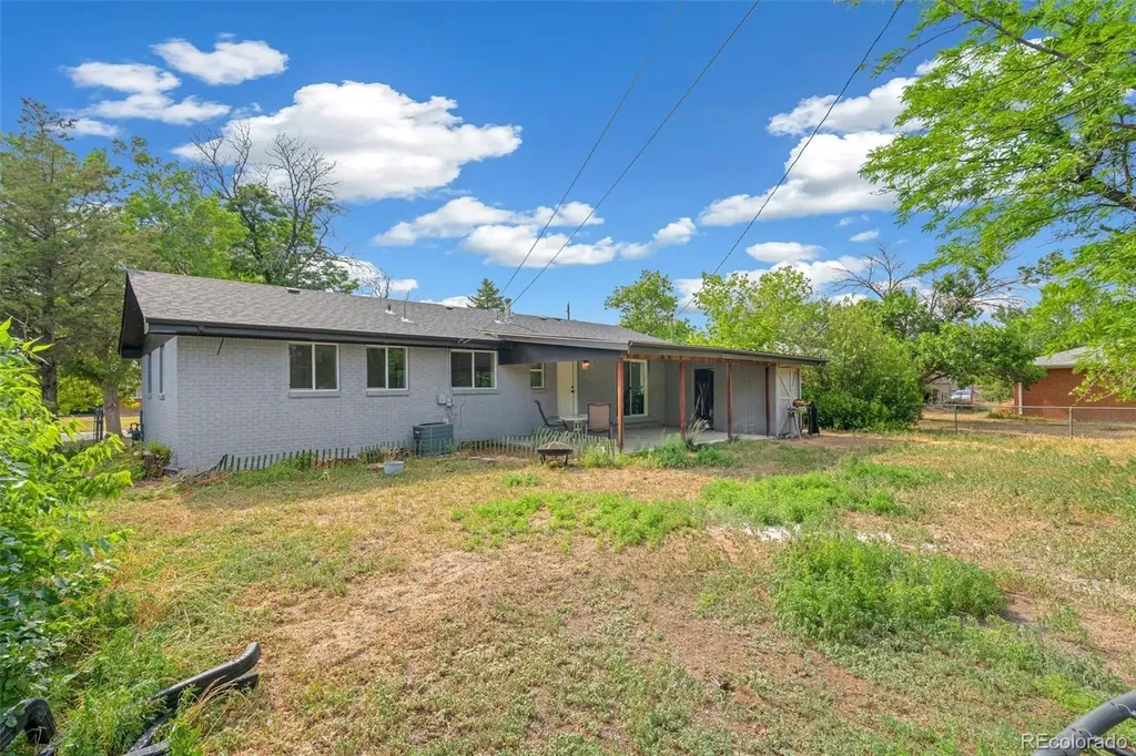 562 Lima Street Aurora CO 80010