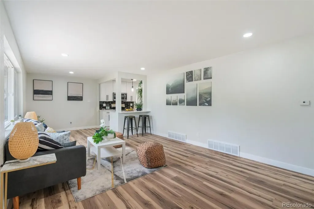 562 Lima Street Aurora CO 80010