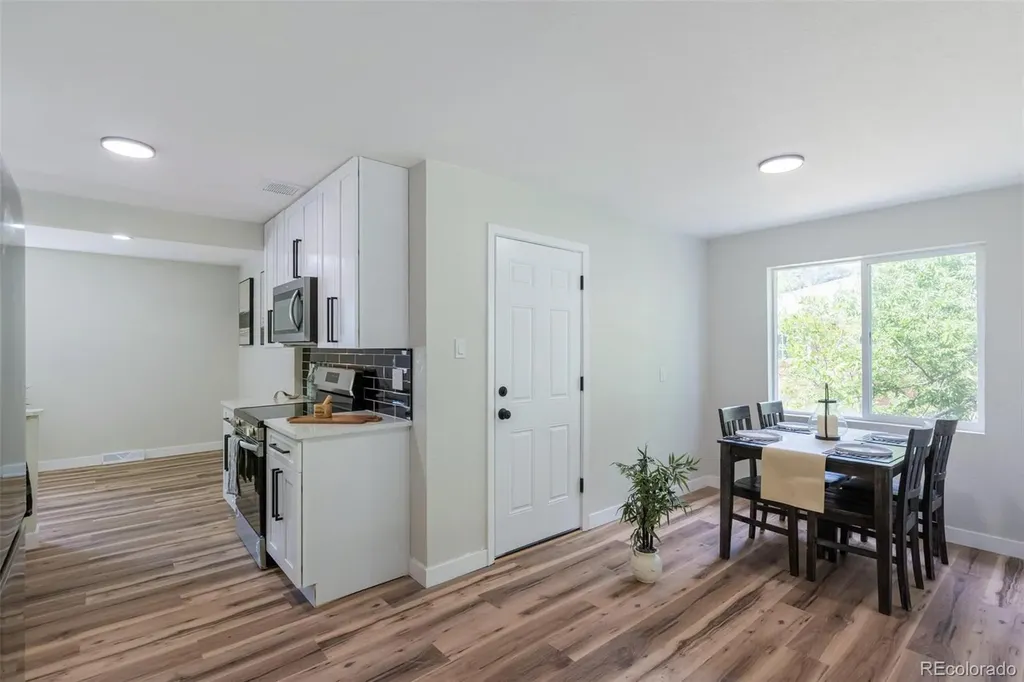562 Lima Street Aurora CO 80010