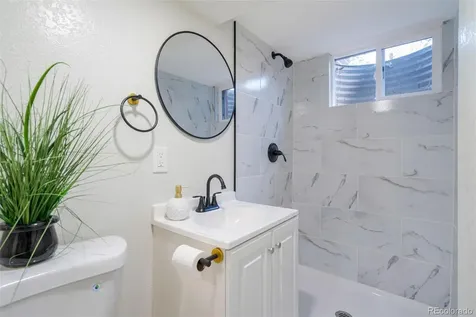 562 Lima Street Aurora CO 80010
