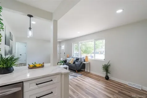 562 Lima Street Aurora CO 80010