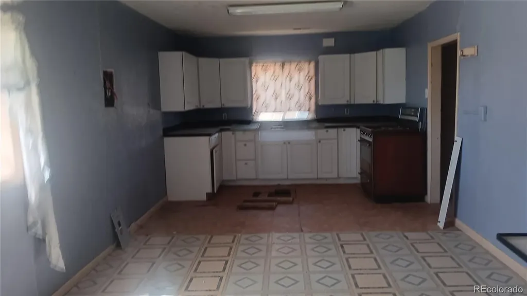 937 Elm Avenue Las Animas CO 81054