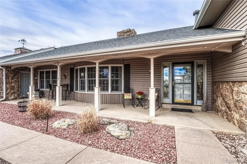 1863 N Rocky View Road Castle Rock CO 80108