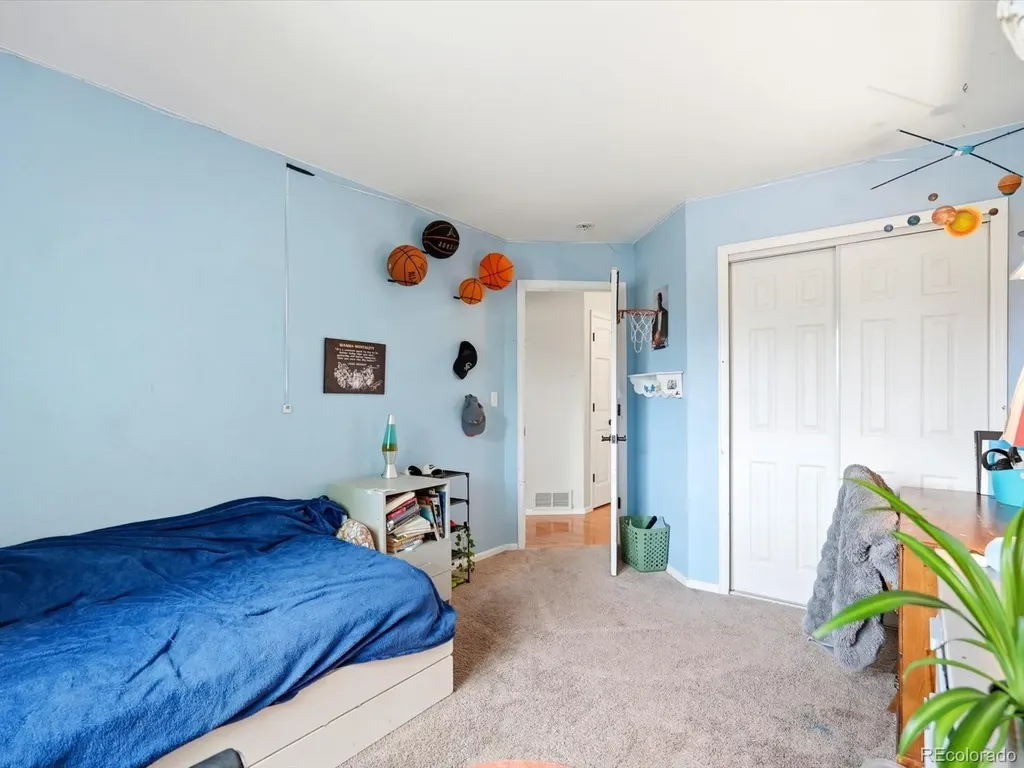7 Periwinkle Littleton CO 80127