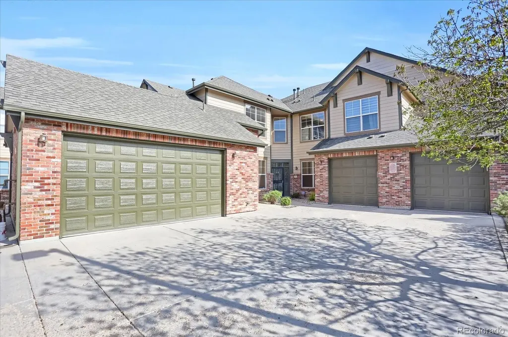 2250 S Vaughn Way Aurora CO 80014