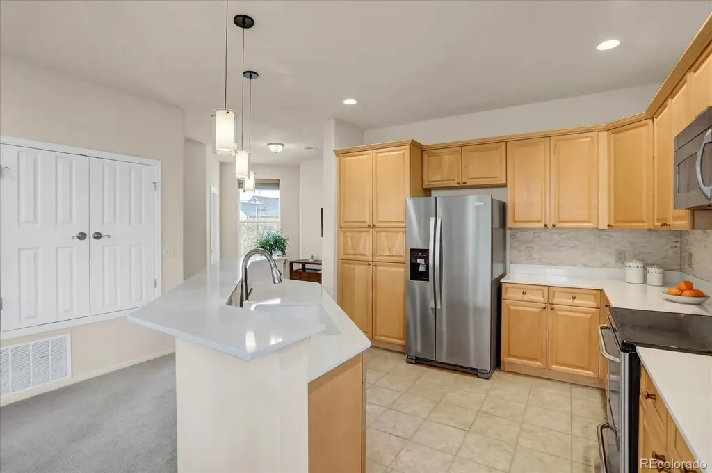 2250 S Vaughn Way Aurora CO 80014