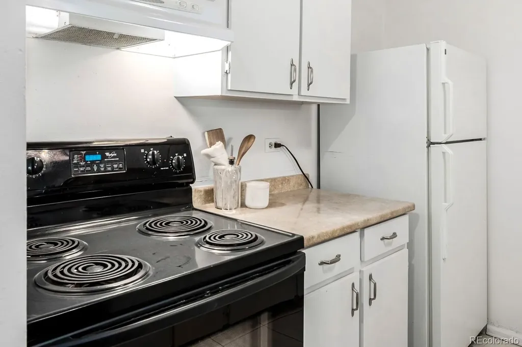 2281 S Vaughn Way Aurora CO 80014