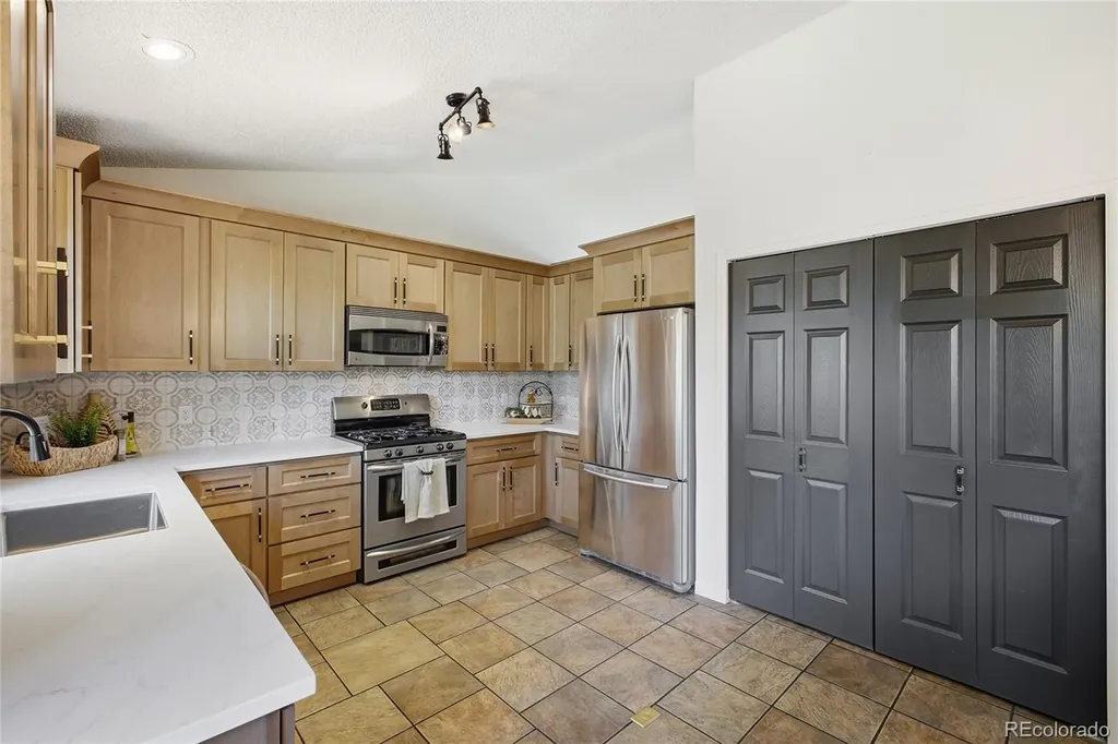 13711 Yank Way Arvada CO 80004