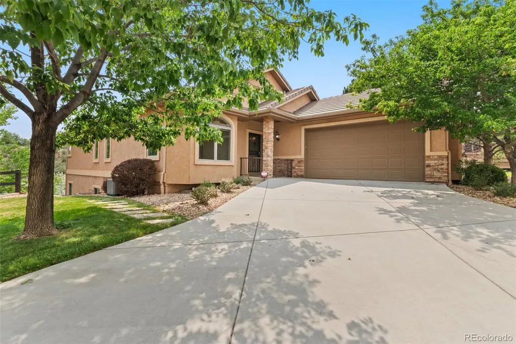 2425 Mesa Crest Grove Colorado Springs CO 80904