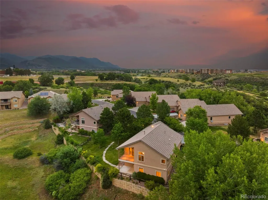 2425 Mesa Crest Grove Colorado Springs CO 80904