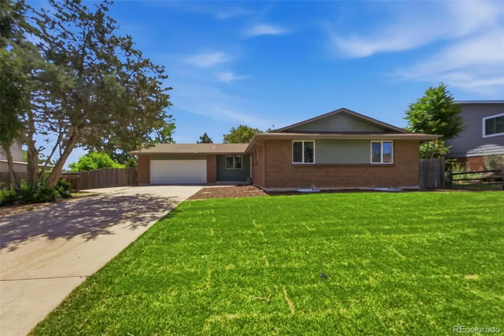 2126 S Yarrow Street Lakewood CO 80227