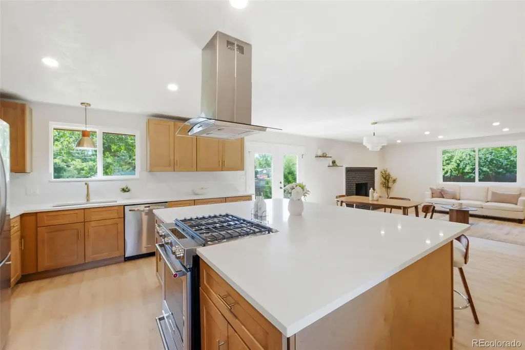 2126 S Yarrow Street Lakewood CO 80227