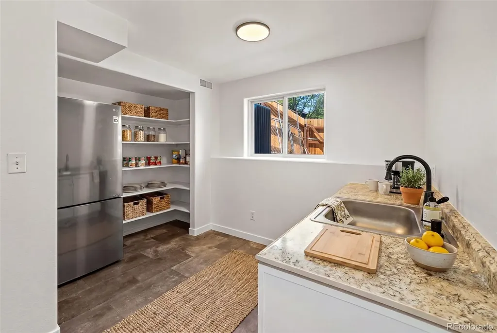 1464 Cherrywood Way Longmont CO 80504