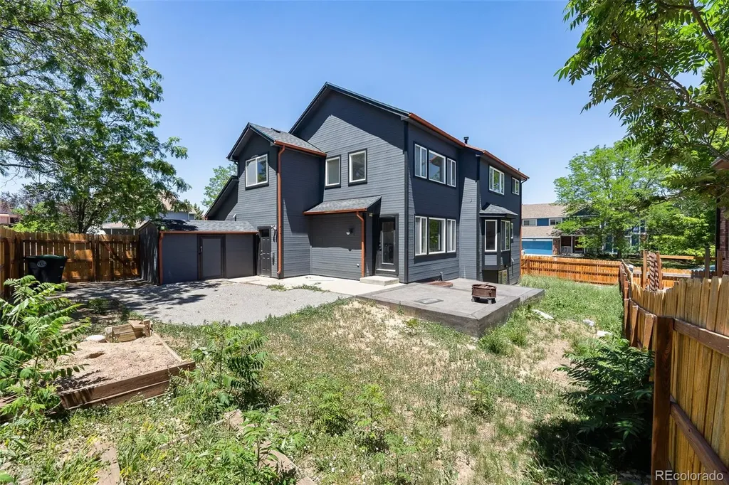 1464 Cherrywood Way Longmont CO 80504