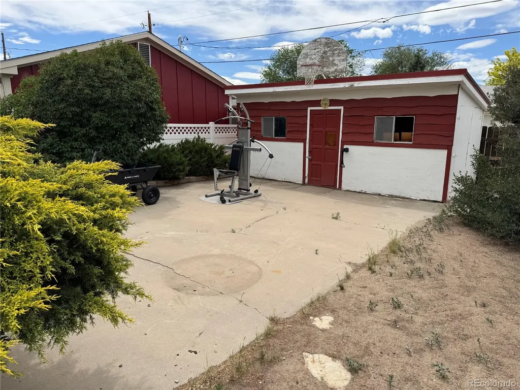 1422 I Street Salida CO 81201