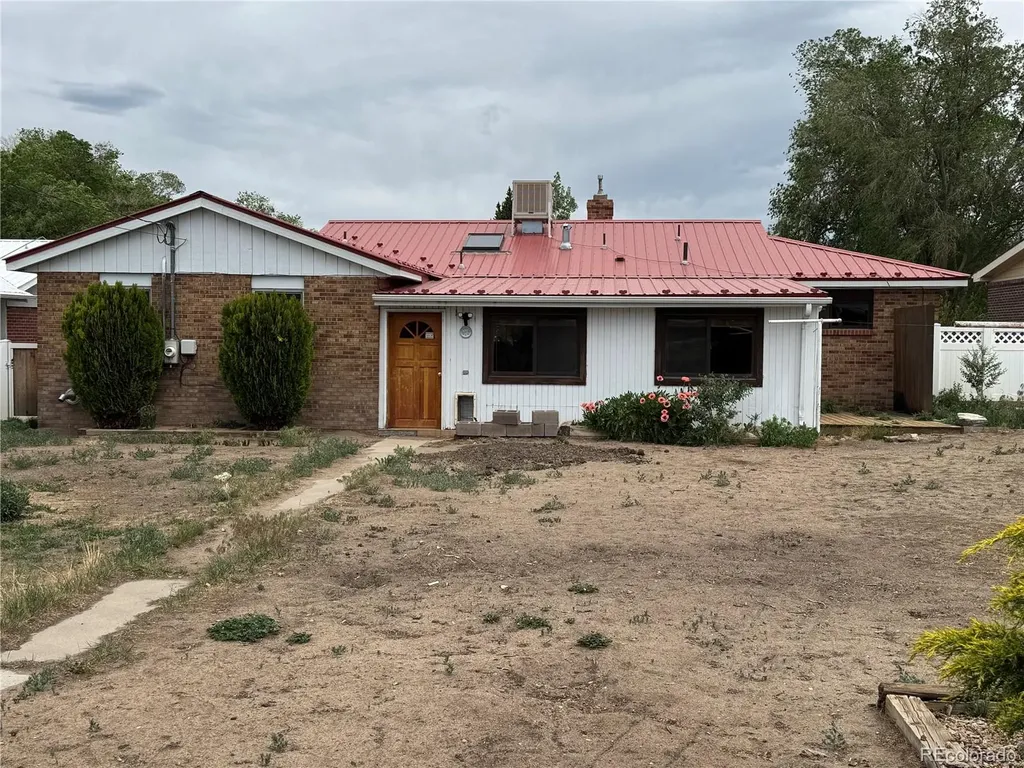 1422 I Street Salida CO 81201