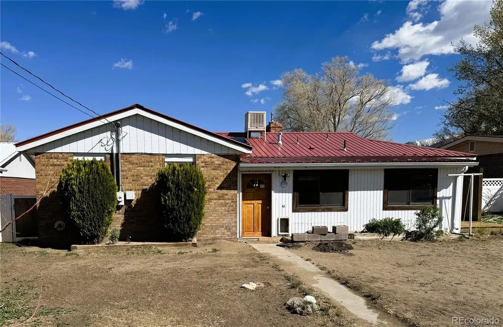 1422 I Street Salida CO 81201