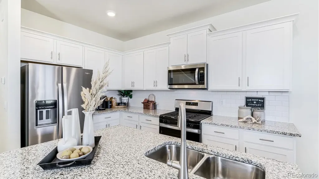 949 Red Star Lane Johnstown CO 80534