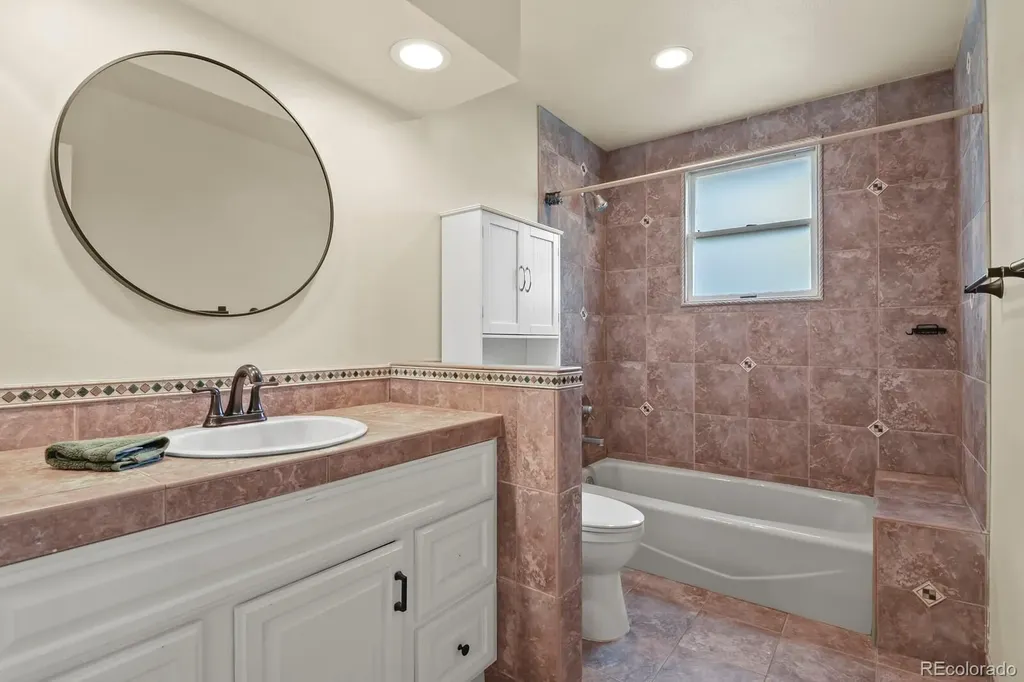 10295 E Aberdeen Avenue Englewood CO 80111