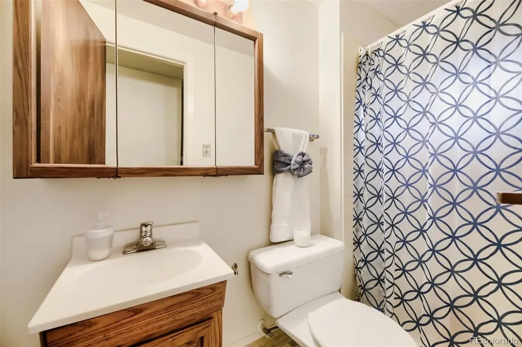 2529 W Mosier Place Denver CO 80219