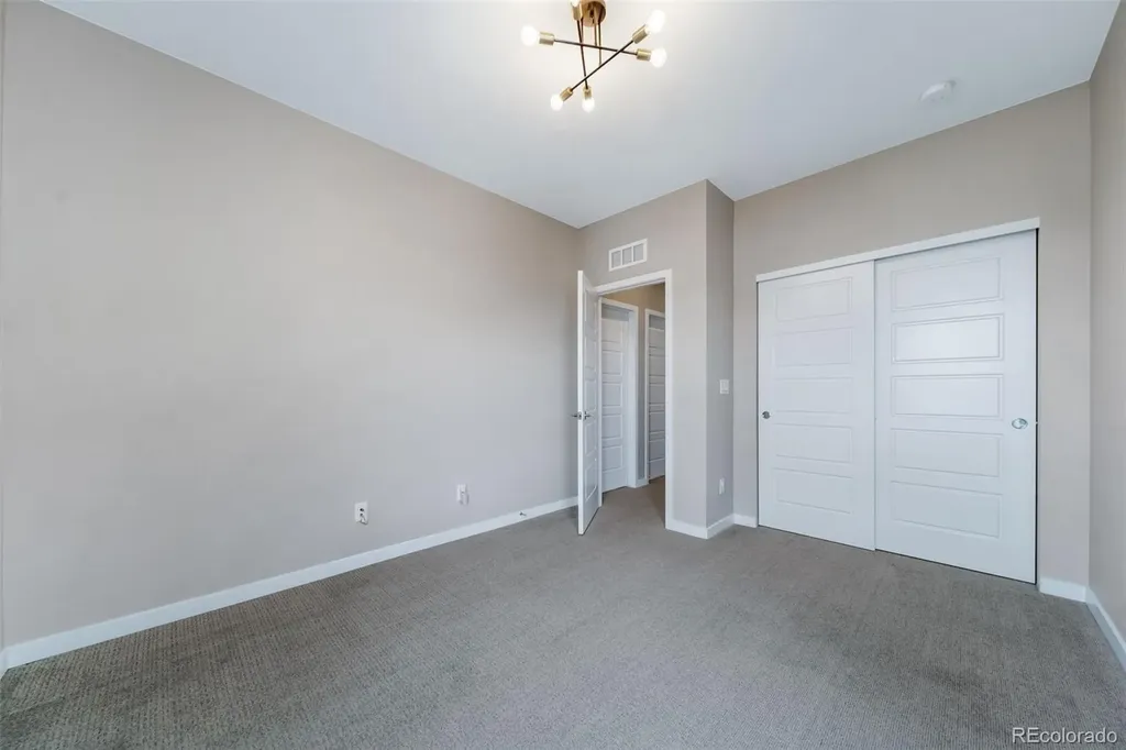 1000 Southurst Lane Littleton CO 80129