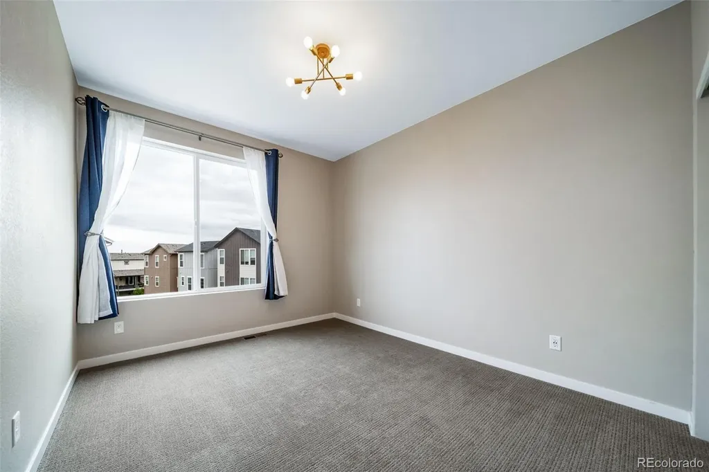 1000 Southurst Lane Littleton CO 80129