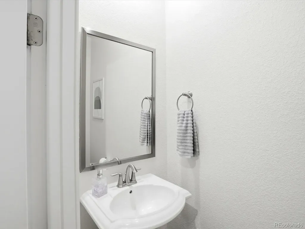 14159 Glencoe Street Thornton CO 80602