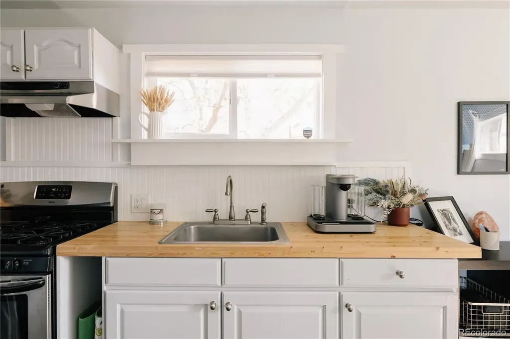 725 S Alcott Street Denver CO 80219