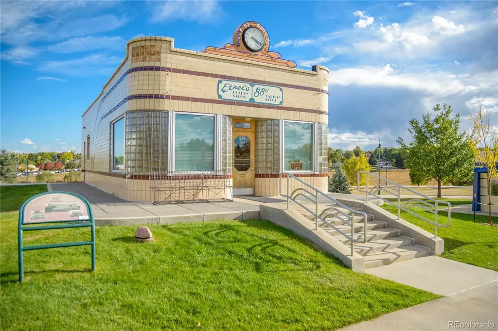 725 S Alcott Street Denver CO 80219