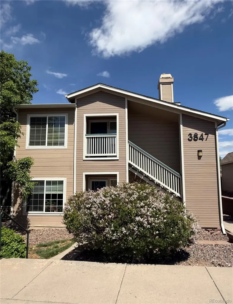 3847 E Mossy Rock Drive Highlands Ranch CO 80126