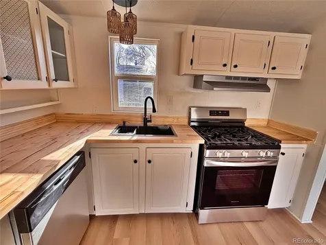 1095 Western Drive Colorado Springs CO 80915