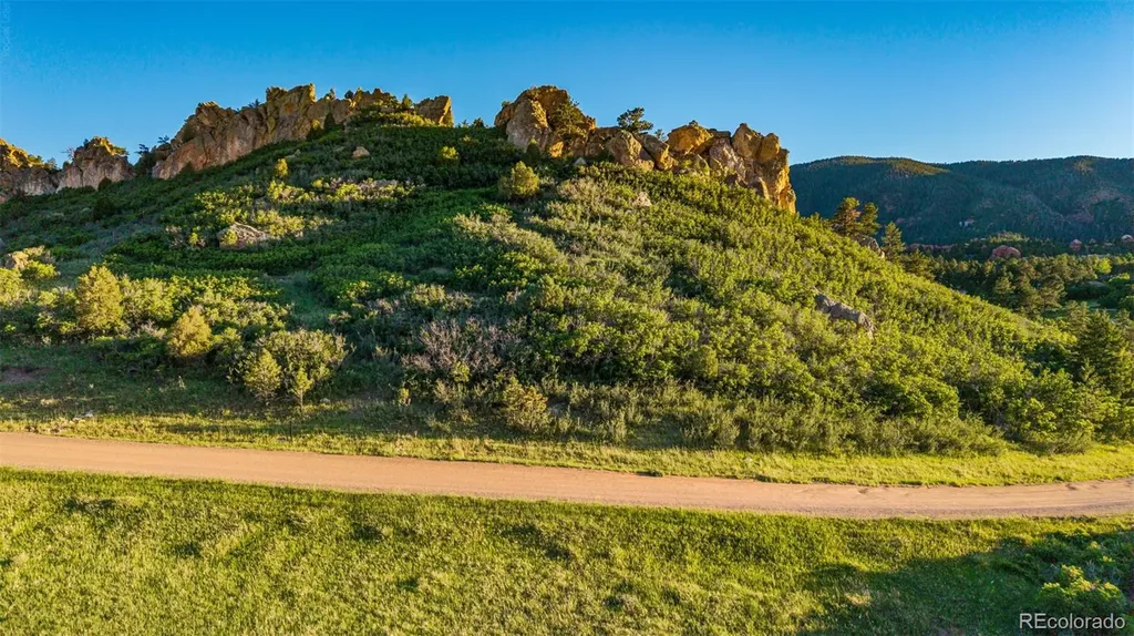 5814 Country Club Drive Larkspur CO 80118