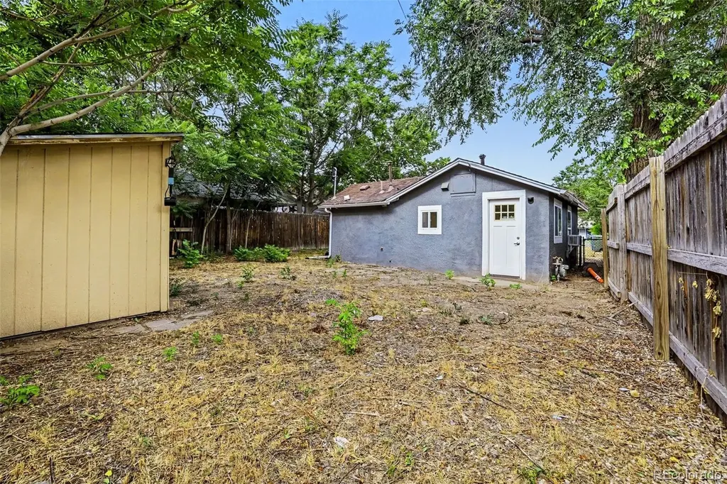 1237 Dayton Street Aurora CO 80010