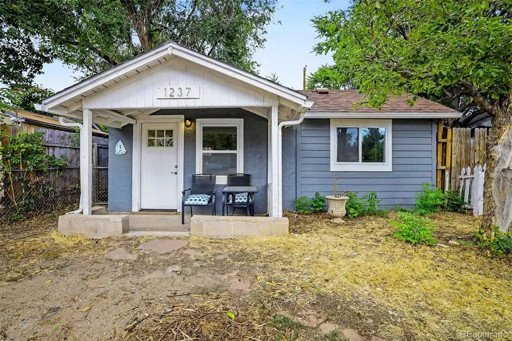 1237 Dayton Street Aurora CO 80010
