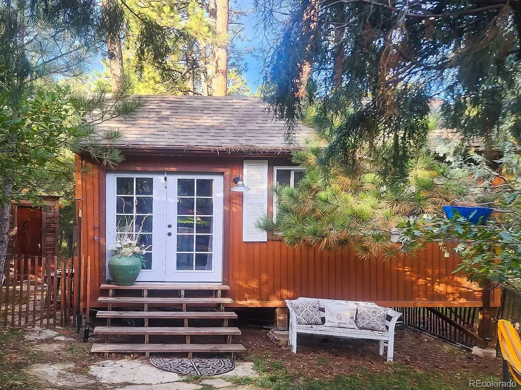 4693 Cheyenne Drive Larkspur CO 80118