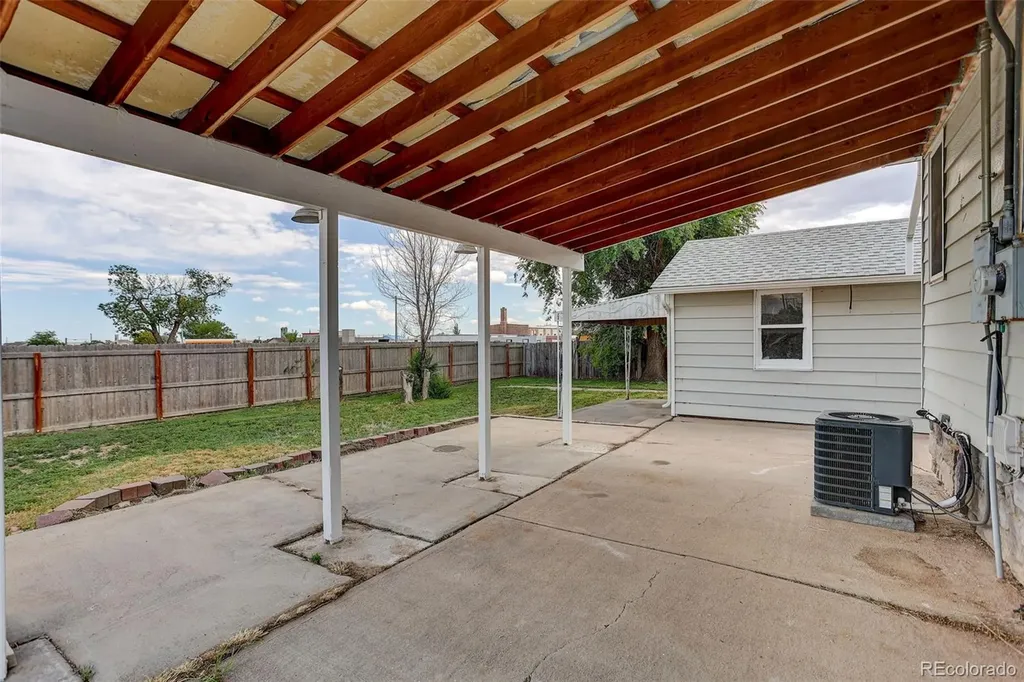 190 N Cedar Street Keenesburg CO 80643