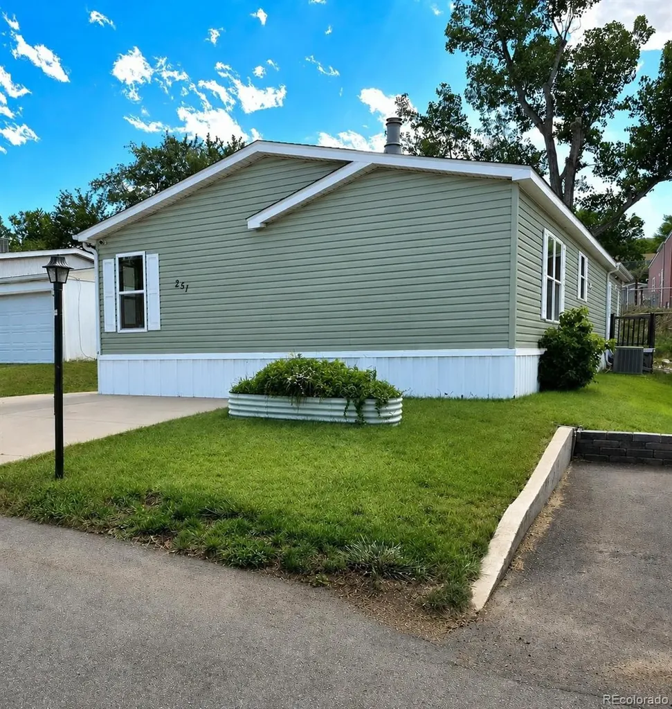 251 Marble Circle Golden CO 80401