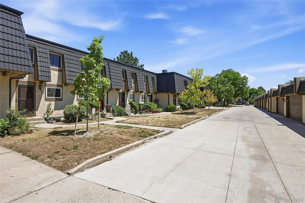 6916 S Broadway Littleton CO 80122