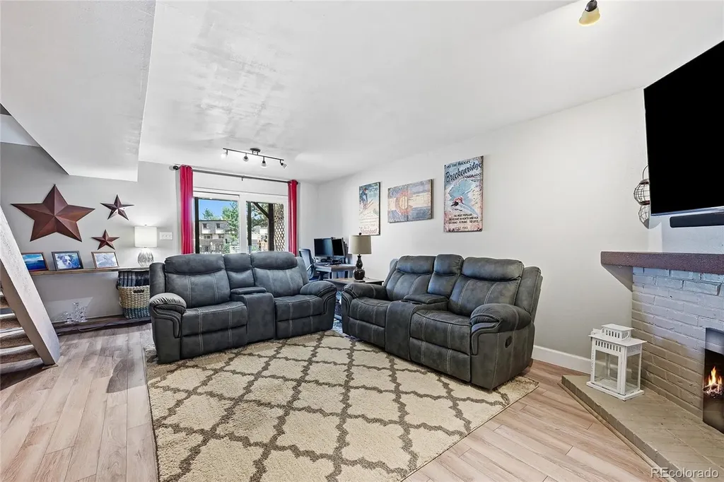 6916 S Broadway Littleton CO 80122