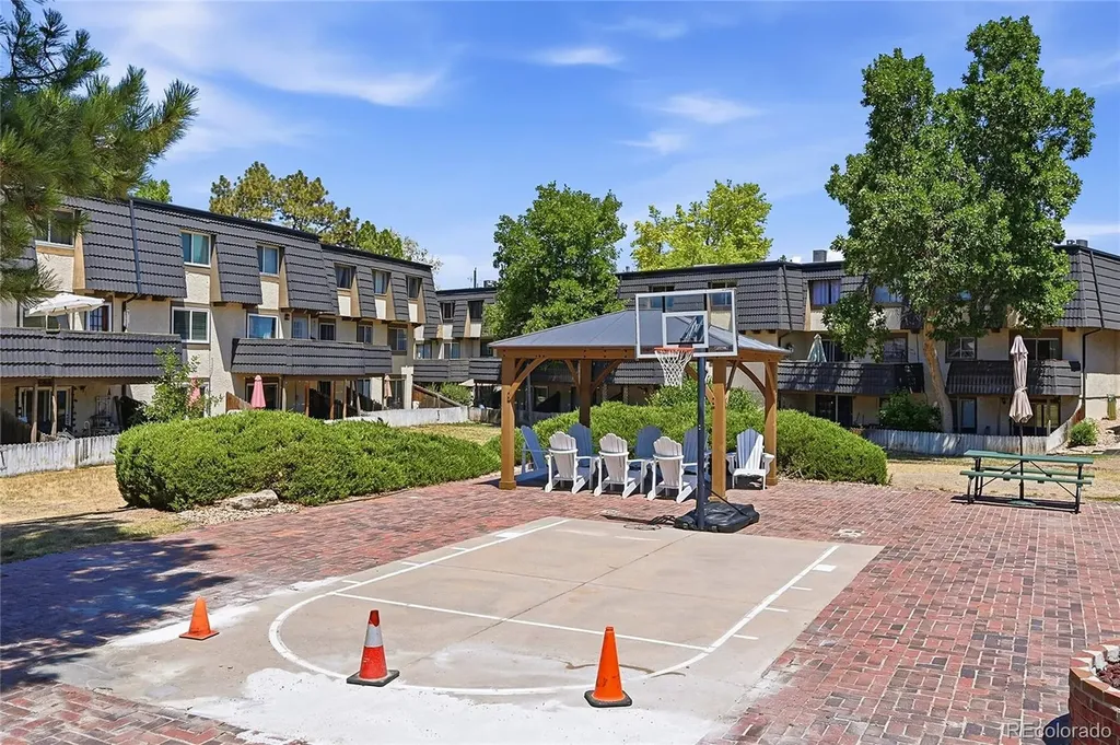 6916 S Broadway Littleton CO 80122