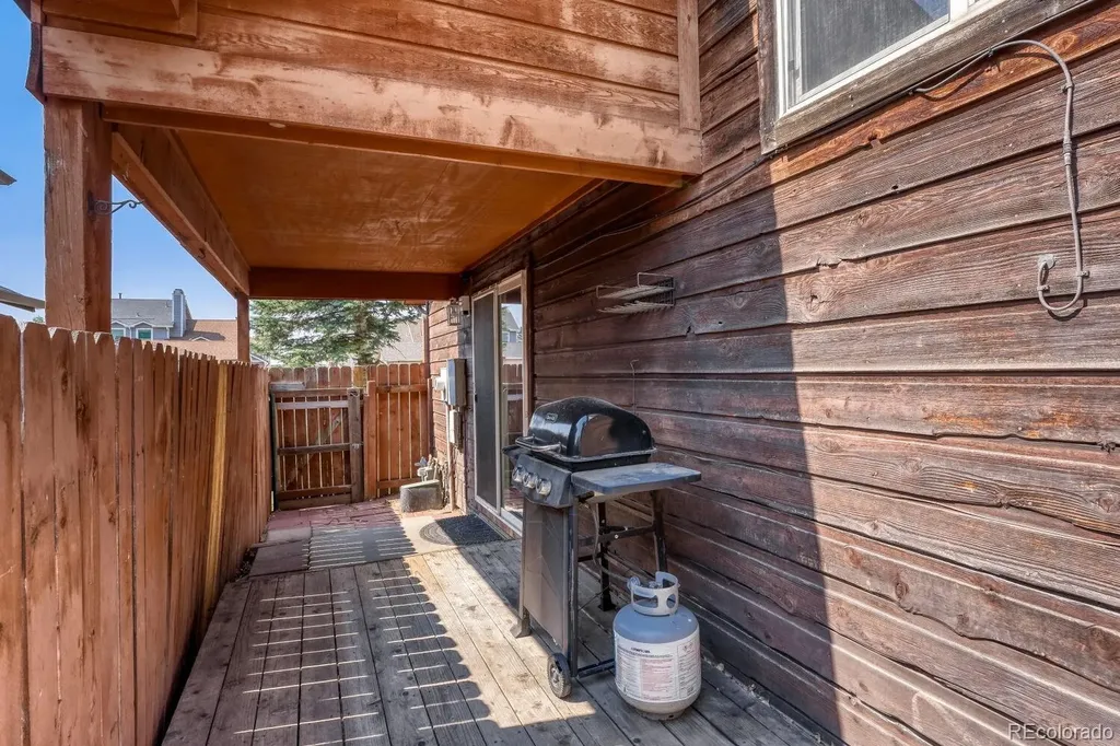 19073 E 16th Avenue Aurora CO 80011