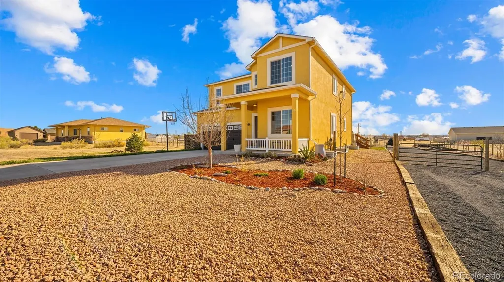 1072 S Avenida Del Oro Pueblo CO 81007