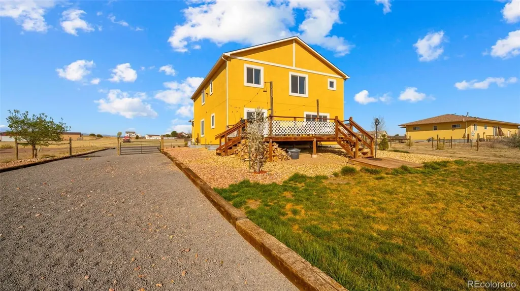 1072 S Avenida Del Oro Pueblo CO 81007