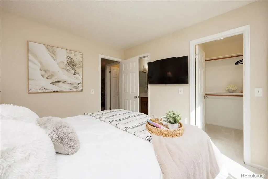 819 Summer Drive Highlands Ranch CO 80126