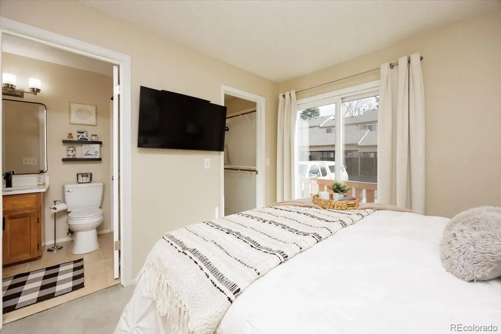 819 Summer Drive Highlands Ranch CO 80126