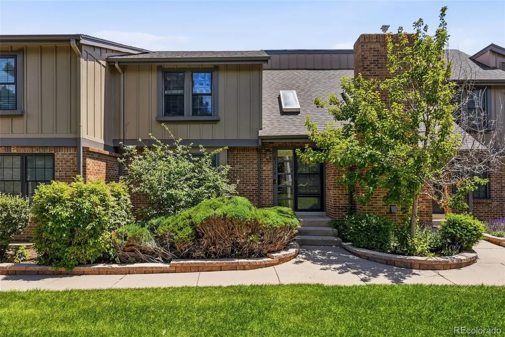 8328 E Phillips Place Centennial CO 80112